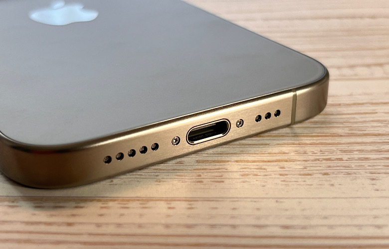 iPhone 15 USB-Cポートを利用し外部モニターに出力する方法を徹底解説！
